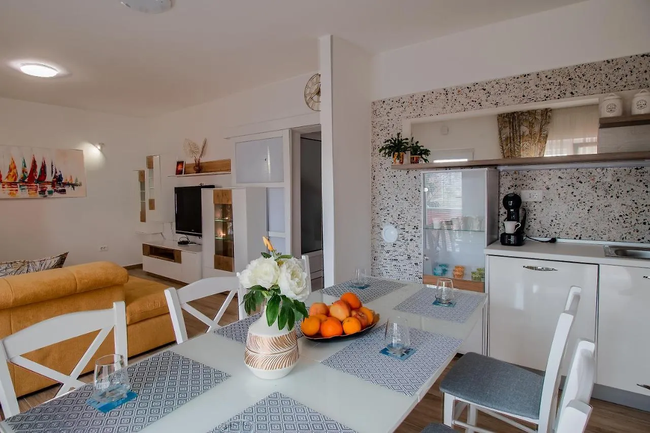Apartment Matija Zadar 0*,  Croatia